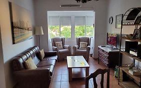 Apartamento de tres habitaciones en Málaga Carranque